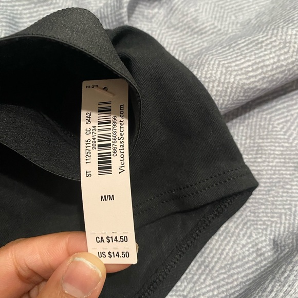 Victoria’s Secret pantie brand new with tag . - Picture 4 of 5